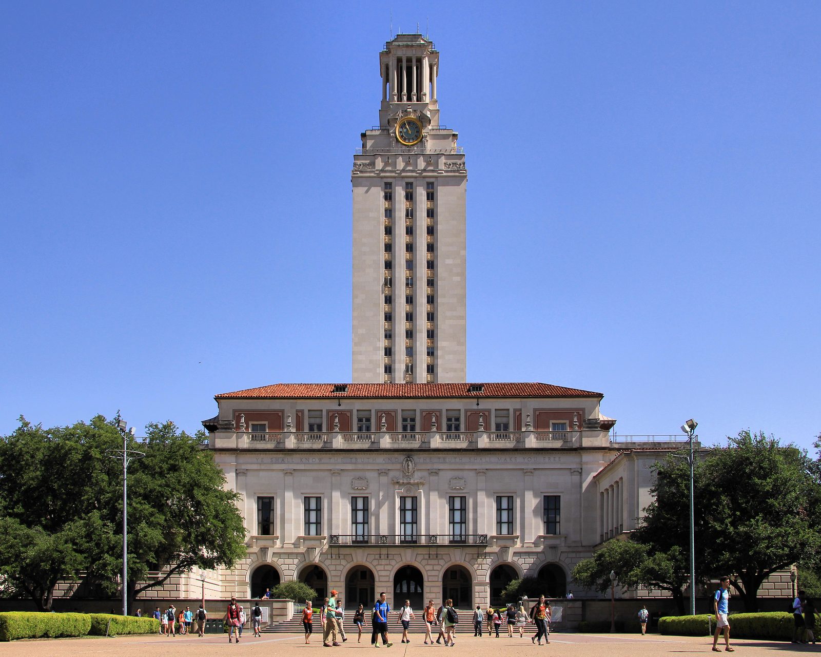 The Main Building and tower of the University of Texas at Austin, 2014